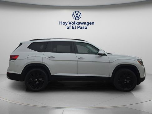 New 2026 Volkswagen Atlas SE image 2
