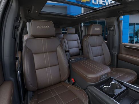 New 2026 Chevrolet Suburban High Country AWD/4WD image 16