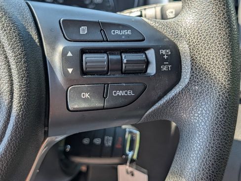 Used 2017 Kia Sorento FWD image 27