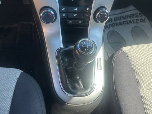 Used 2013 Chevrolet Cruze LS image 14