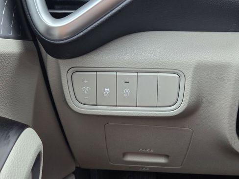 Certified 2025 Kia Soul S FWD image 24