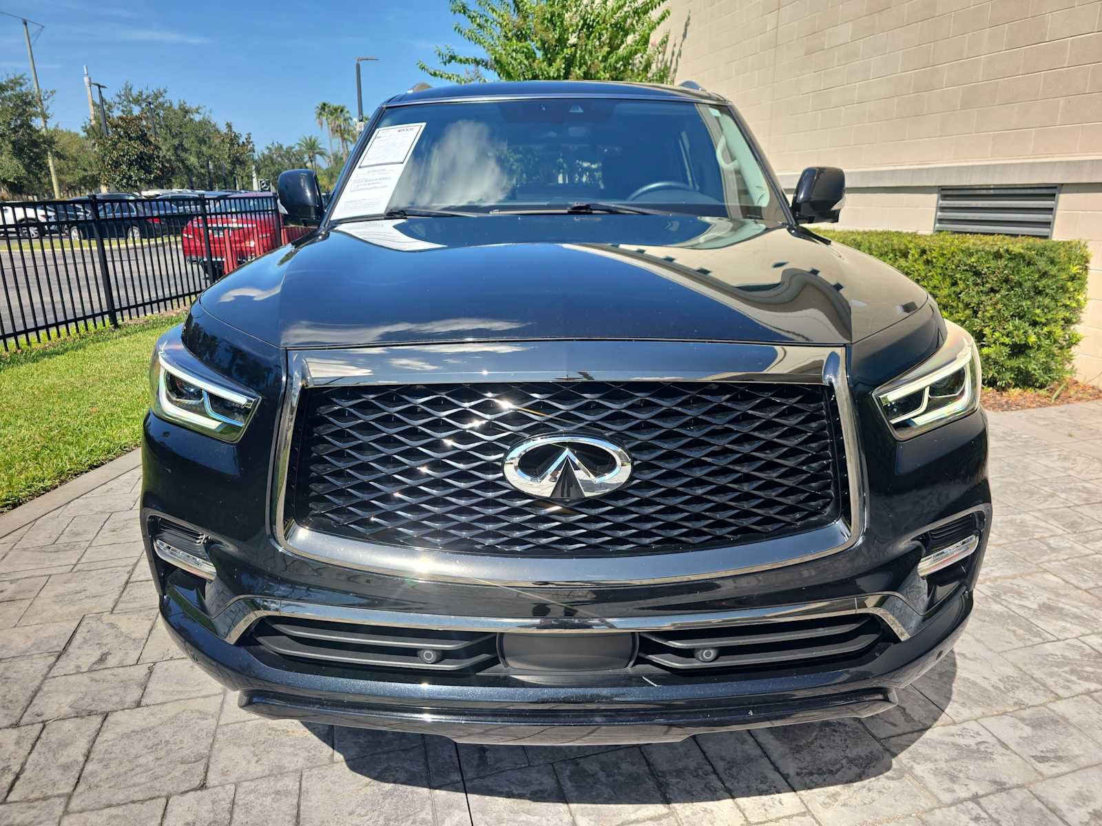 Used 2023 INFINITI QX80 Premium Select w/ Cargo Package RWD image 2