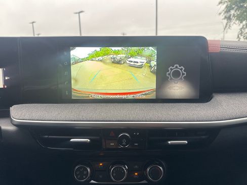 Used 2025 Nissan Kicks SV w/ Illumination Package AWD/4WD image 19