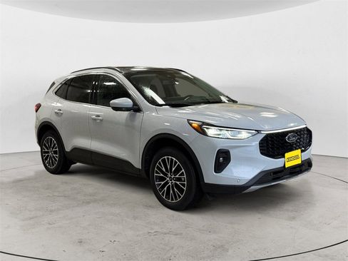 New 2025 Ford Escape SE w/ PHEV Premium Package image 7