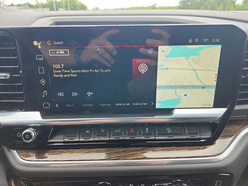 New 2025 GMC Sierra 1500 Elevation image 12