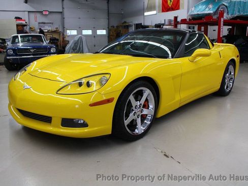Used 2007 Chevrolet Corvette Coupe w/ Preferred Equipment Group RWD image 3