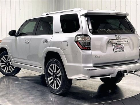 Used 2022 Toyota 4Runner Limited AWD/4WD image 12