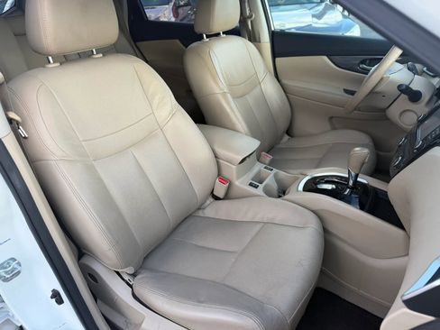 Used 2015 Nissan Rogue SL FWD image 11