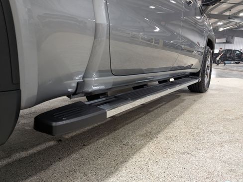 Used 2023 GMC Sierra 1500 SLT w/ SLT Premium Plus Package image 11