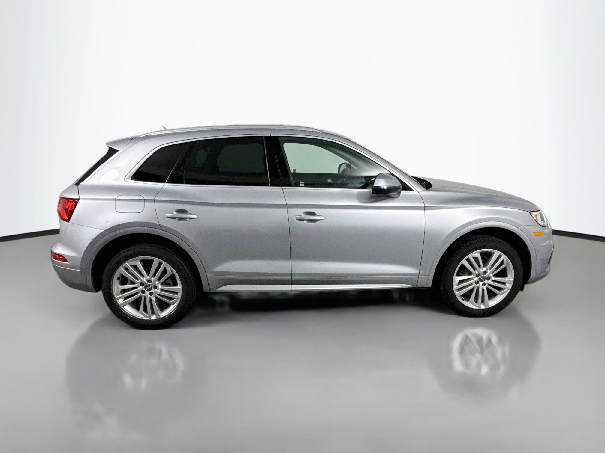 Used 2018 Audi Q5 2.0T Premium Plus w/ Premium Plus Package AWD/4WD image 8