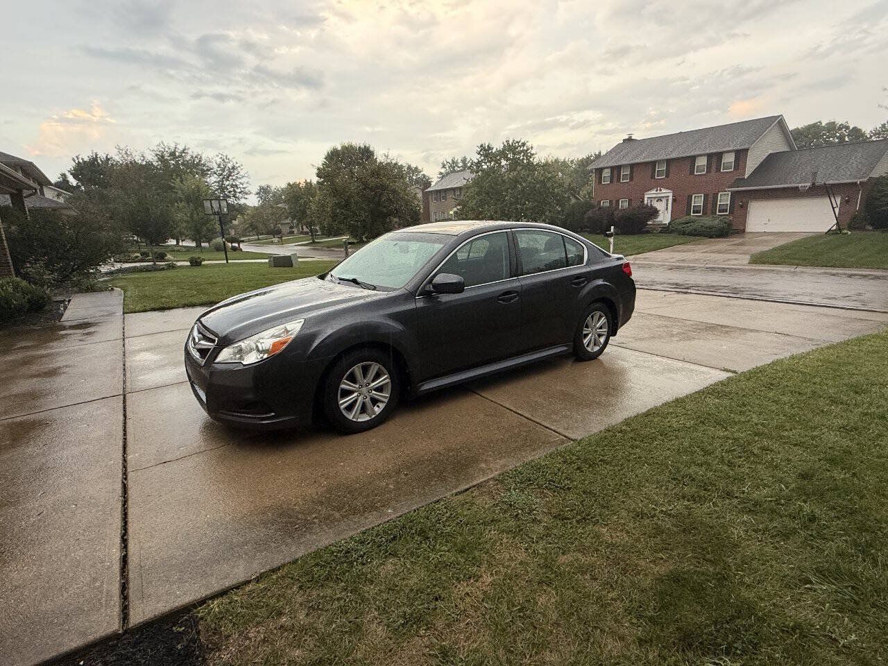 Used 2011 Subaru Legacy 2.5i Premium AWD/4WD image 1