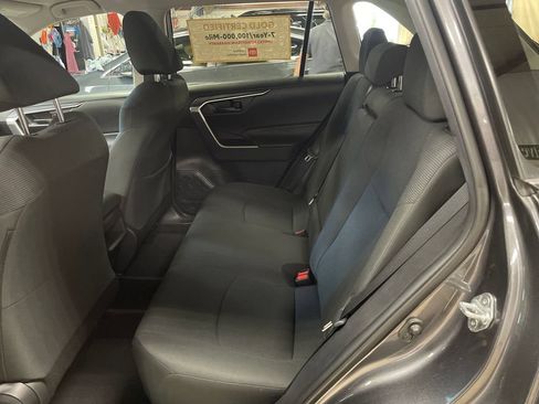 Certified 2021 Toyota RAV4 LE AWD/4WD image 21