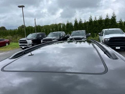 New 2025 Jeep Grand Cherokee L Overland w/ Luxury Tech Group IV image 9