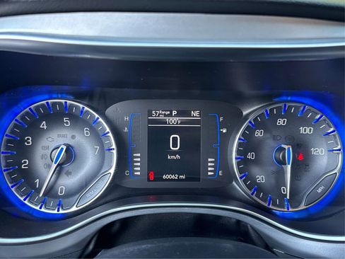 Used 2019 Chrysler Pacifica Touring-L w/ S Appearance Package image 20