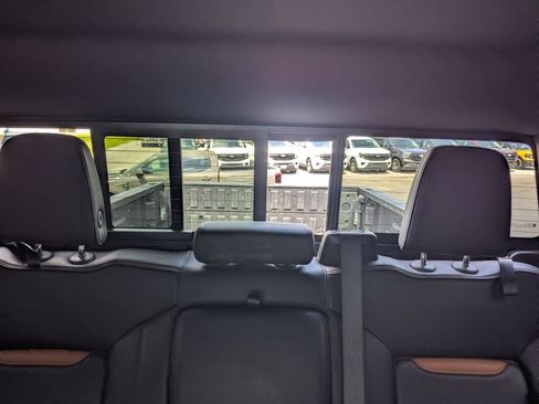 Used 2024 GMC Sierra 2500 AT4 w/ AT4 Premium Plus Package AWD/4WD image 33