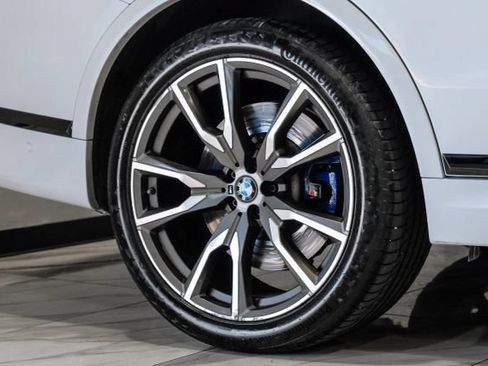 Used 2021 BMW X7 M50i w/ Dynamic Handling Package AWD/4WD image 85