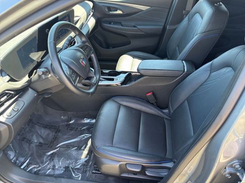 Used 2025 Buick Envista Sport Touring image 27