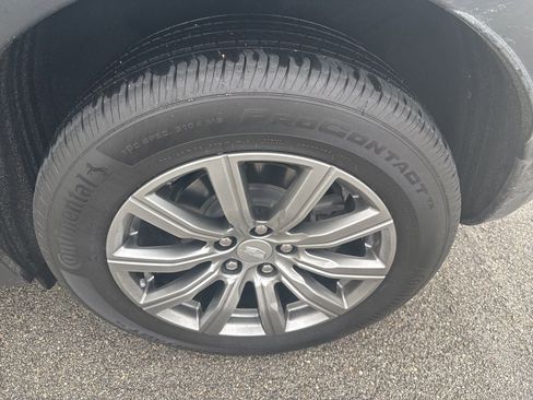 Used 2021 Cadillac XT4 Premium Luxury w/ Driver Awareness Package image 6