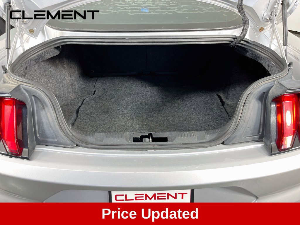 Used 2019 Ford Mustang GT w/ Black Accent Package RWD image 9