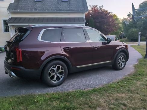 Used 2020 Kia Telluride EX w/ Towing Package AWD/4WD image 2