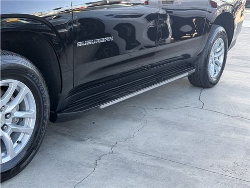 Used 2021 Chevrolet Suburban LT RWD image 59