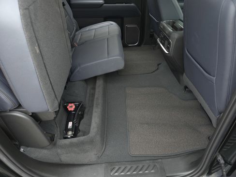 Used 2022 Chevrolet Silverado 1500 High Country w/ Technology Package image 34