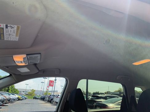 Used 2025 Nissan Rogue SV FWD image 17
