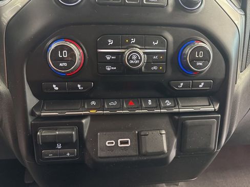 Used 2019 Chevrolet Silverado 1500 LT Trail Boss AWD/4WD image 21