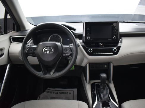 Used 2022 Toyota Corolla Cross L AWD/4WD image 14