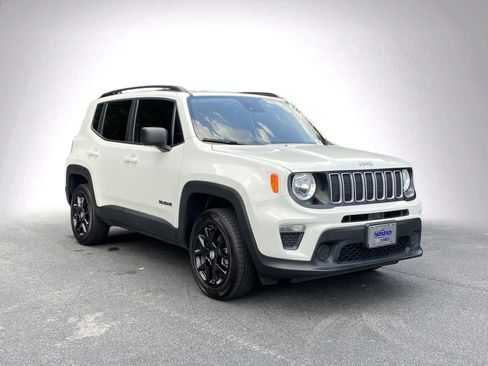 Used 2022 Jeep Renegade Sport w/ Sport Appearance Group AWD/4WD image 2