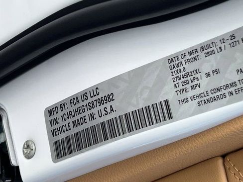 New 2025 Jeep Grand Cherokee Summit image 31