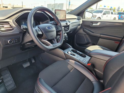 Used 2025 Ford Escape ST-Line AWD/4WD image 10