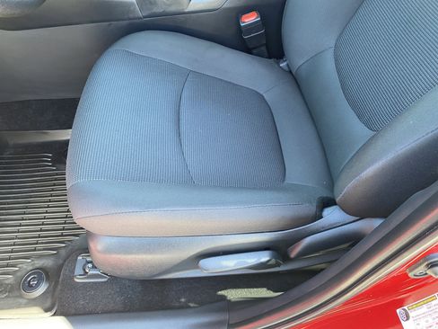 Used 2025 Toyota RAV4 LE AWD/4WD image 15