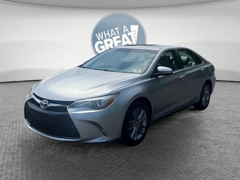 Used 2016 Toyota Camry SE w/ Moonroof Package FWD image 7
