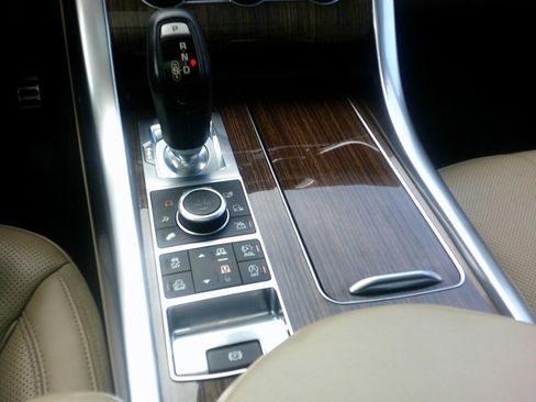 Used 2016 Land Rover Range Rover Sport Supercharged image 25