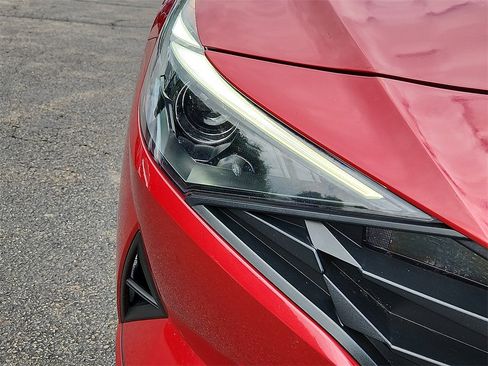 Used 2023 Hyundai Elantra SEL w/ Convenience Package image 9