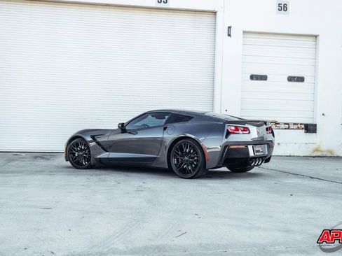 Used 2017 Chevrolet Corvette Stingray Coupe RWD image 17