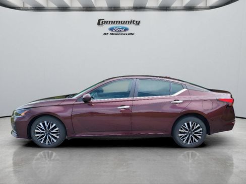 Used 2023 Nissan Altima 2.5 SV AWD/4WD image 5