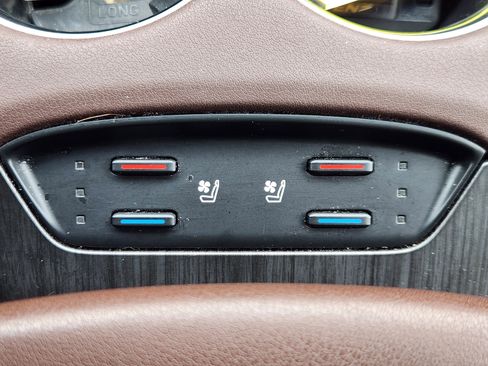 Used 2023 Toyota Venza Limited image 22