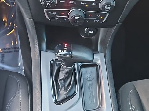 Used 2023 Dodge Charger SXT w/ Blacktop Package AWD/4WD image 19