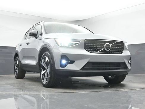 New 2026 Volvo XC40 B5 Plus w/ Protection Package Premier AWD/4WD image 36