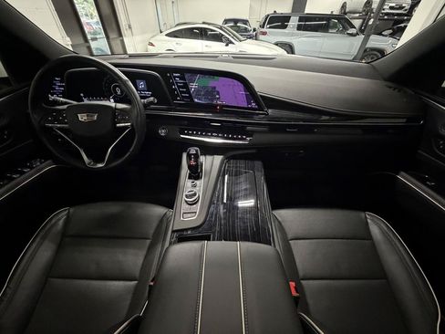 Used 2021 Cadillac Escalade ESV Sport w/ Heavy-Duty Trailer Package AWD/4WD image 16