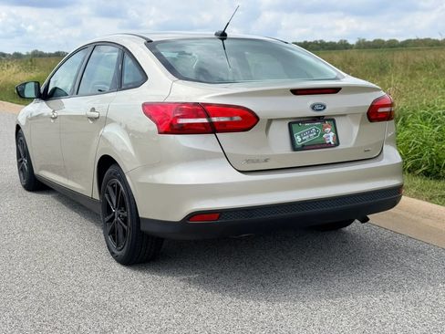 Used 2017 Ford Focus SE FWD image 16