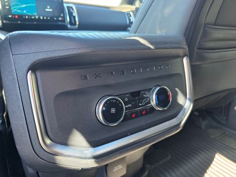 Used 2025 Ford Expedition Tremor AWD/4WD image 17