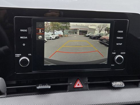 Used 2025 Kia Sportage LX image 15