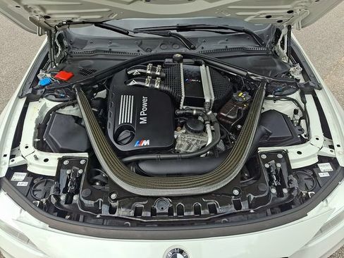Used 2017 BMW M4 Convertible RWD image 30