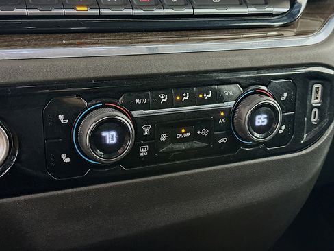 Used 2023 Chevrolet Silverado 1500 LT image 24