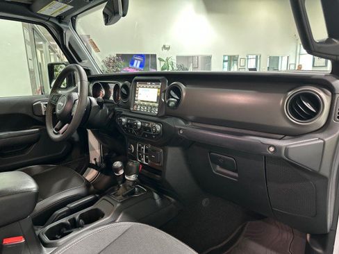 Used 2023 Jeep Gladiator Sport AWD/4WD image 56