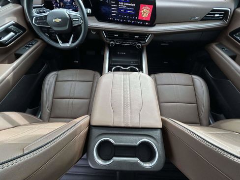 Used 2025 Chevrolet Tahoe High Country image 14