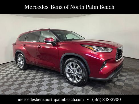 Used 2024 Toyota Highlander Limited AWD/4WD image 8